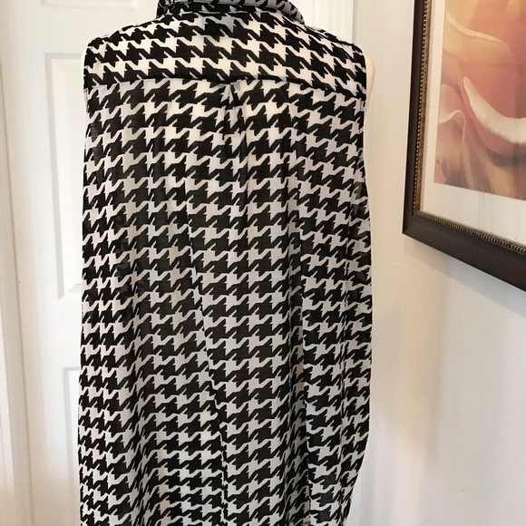 Houndstooth Tank - Picture 4 of 8